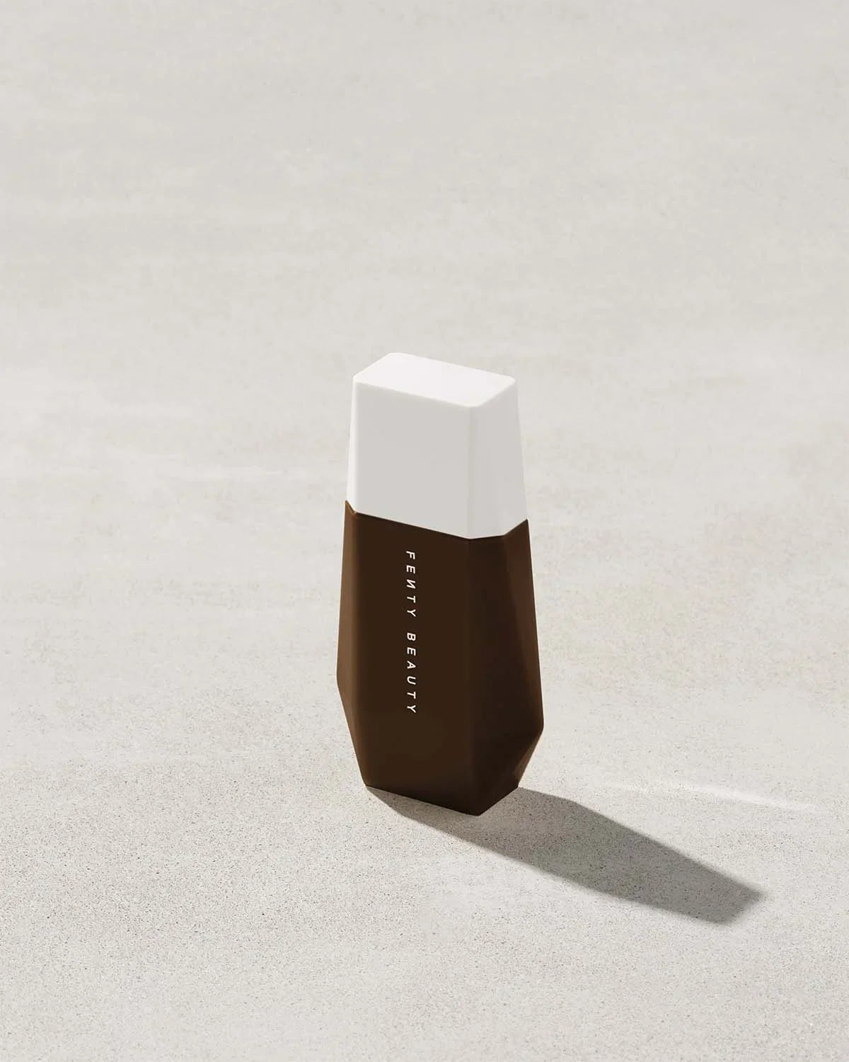 Eaze Drop Lightweight Blurring Skin Tint — 25