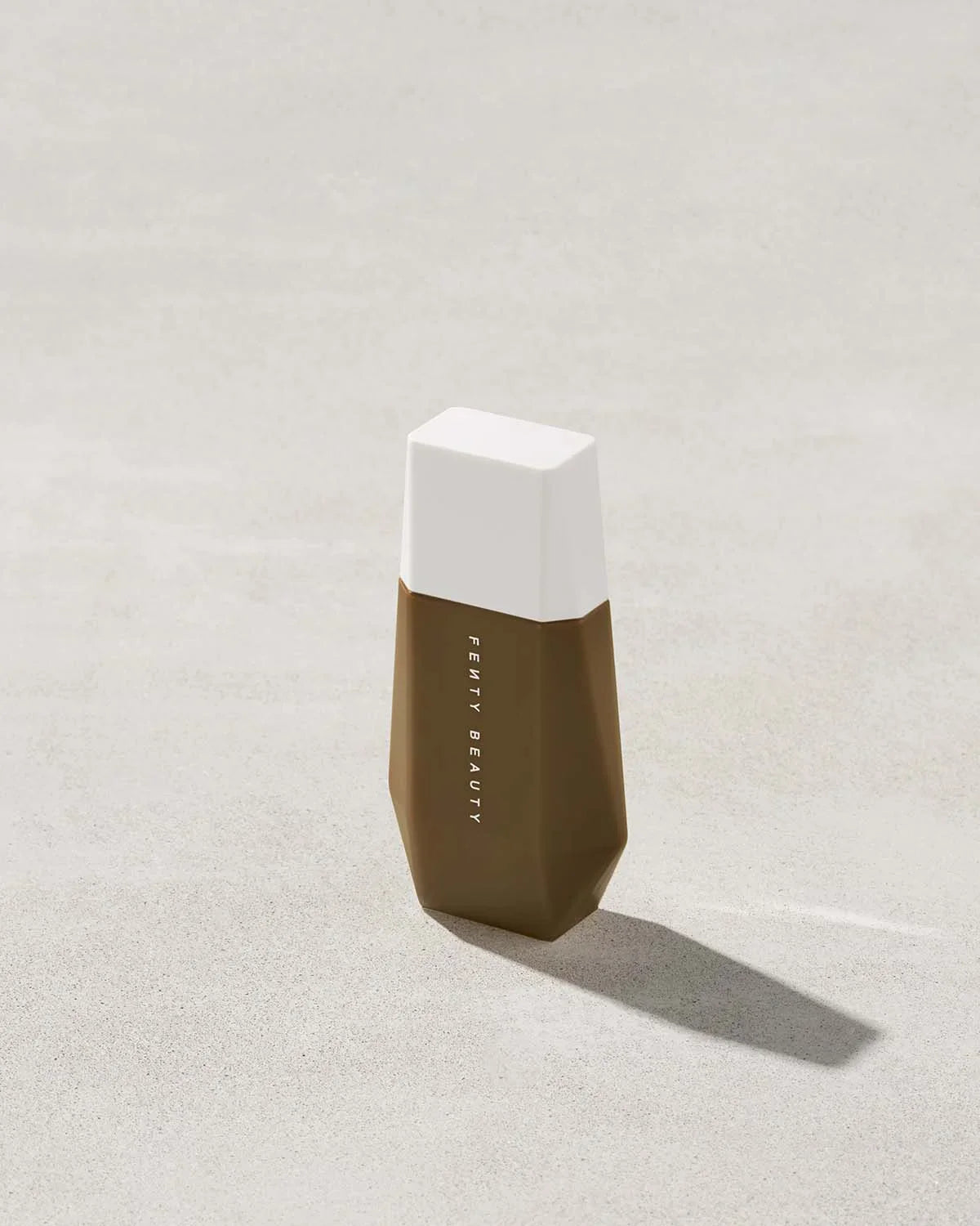 Eaze Drop Lightweight Blurring Skin Tint — 21